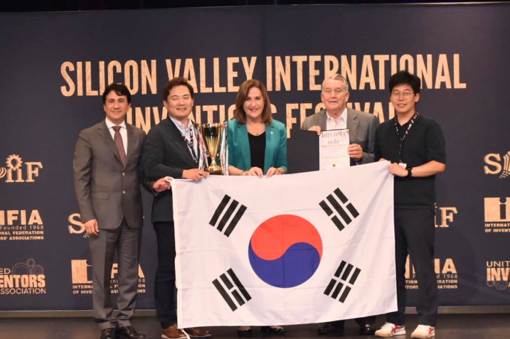 [AI서머리] 클로봇 코스닥 상장 예비심사 승인‧엔라이튼 장기 자금 조달