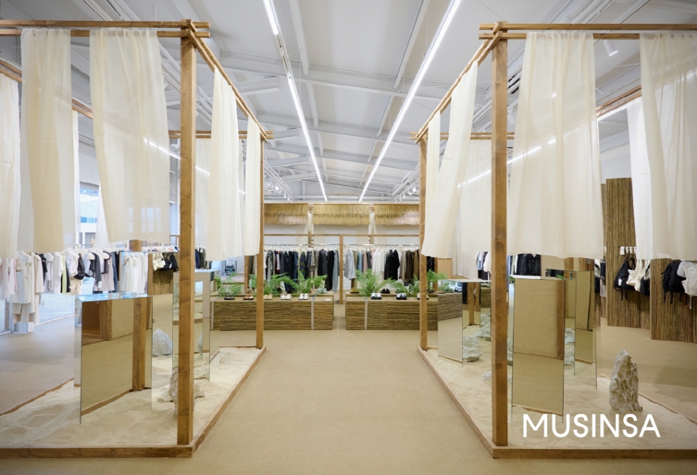 [AI서머리] 무신사 25SS 시즌 프리뷰 행사 개최‧랜식, 삼성화재와 협업 혈당 관리 서비스 제공