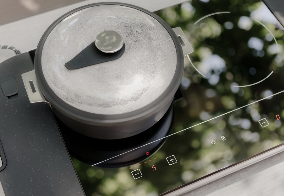 리비안, 캠핑 최적화 트레블 키친 출시