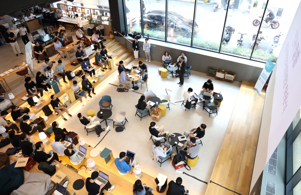 [AI서머리] 스페이스오디티 50억원 투자 유치 완료‧올해 마지막 서울어워드 우수상품 모집