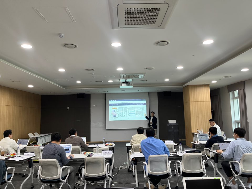 [AI서머리] 대전 라이콘타운, 소상공인 혁신창업공간으로 개소‧2024 코리아 메타버스 페스티벌 개최