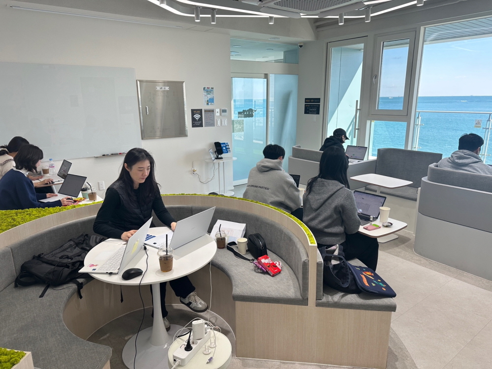 [AI서머리] 경기창경, 2025 기후테크 스타트업 육성사업 참여기업 모집‧해운대구, 워케이션 사업 확대